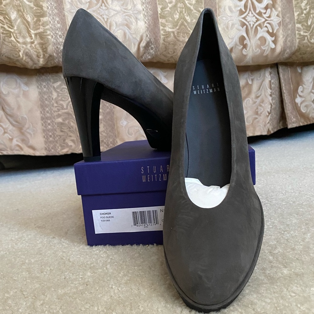 Stuart Weitzman Choker Pump